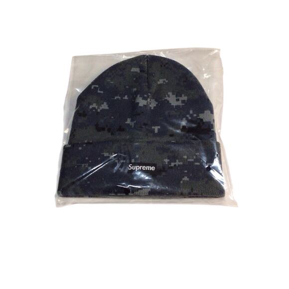 Supreme Digi Camo Beanie Navy F/W 17 New - Picture 1 of 5